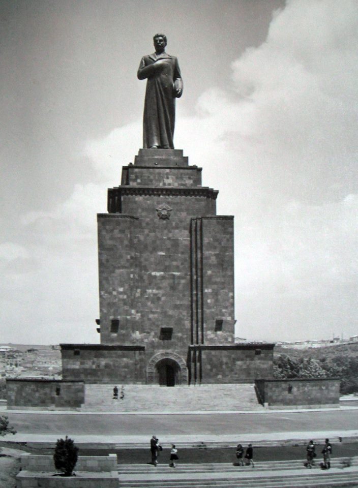 Памятник И. В. Сталину